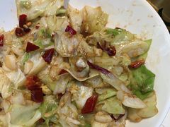 -阿瓦山寨·湘菜现炒·剁椒鱼头王(咸阳总店)