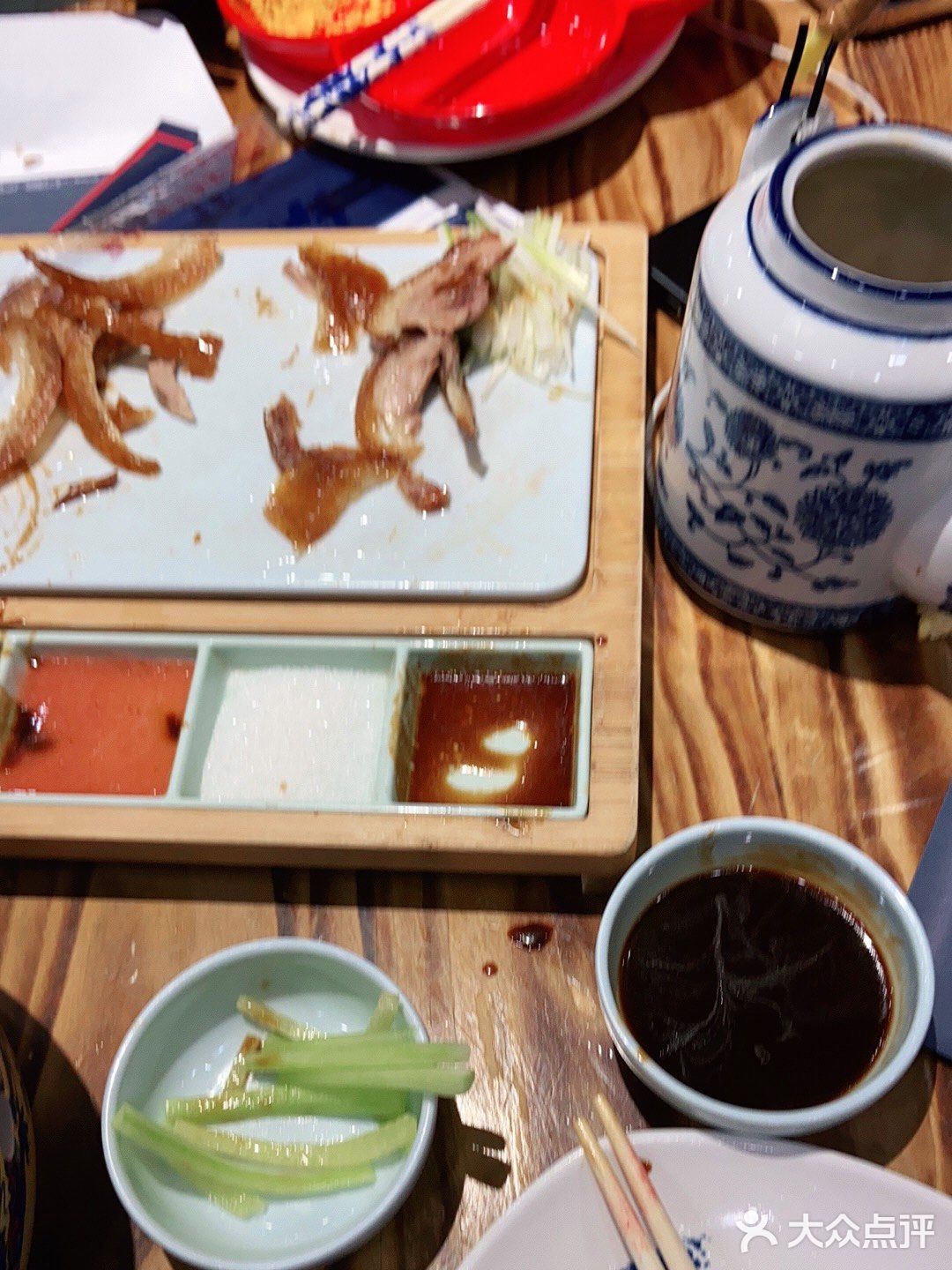 门口还有免费的小吃，可以随便吃