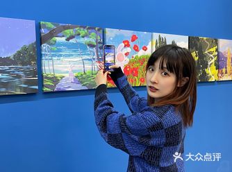 人从悲伤中落落大方走出来，就是艺术家