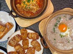 -何妹湿辣牛肉·粤式烧烤砂煲(桂雅路店)