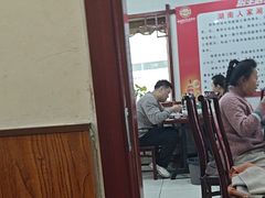 -湖南人家湘菜馆(镇江路店)