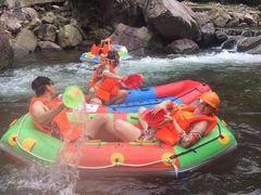 -安吉龙王山峡谷漂流