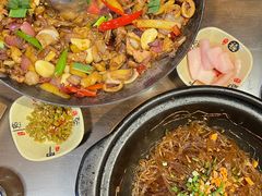 -富正毅三下锅·湘西韵味(天门山索道店)