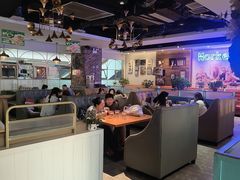 -豪客嘉族·麦尼顿西餐厅(乐福天下店)