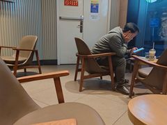 大堂-星巴克(北京复兴路店)