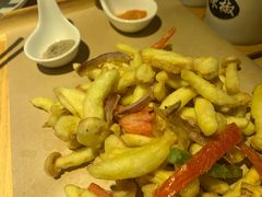 -关东小磨东北菜(上海长风大悦城店)