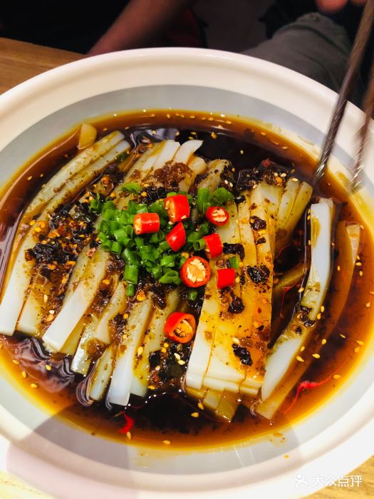 龙人居·水煮三峡鱼(新源里店)开心凉粉图片