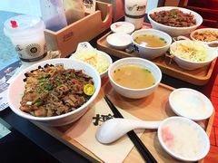 大碗过瘾双拼-熊吞·大碗丼烧肉饭(济宁万达广场店)
