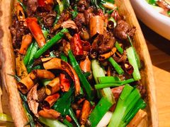 -老滇山寨•云南特色菜•地方菜•民族风情歌舞表演(金碧店)