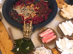 -黄潇洒老火锅(九眼桥宏济巷店)