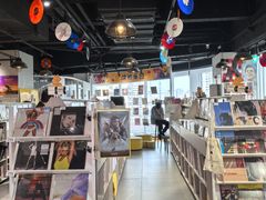 -浣熊唱片店(上海影城店)