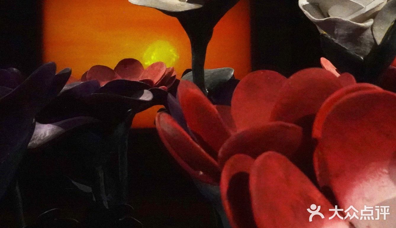 PRADA荣宅，你这样子办展我不可！