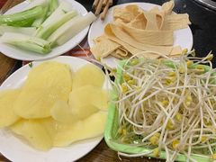 豆芽-冯记香辣兔火锅(茶店子总店)