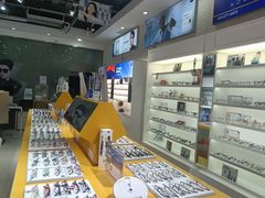 -诺柯视眼镜-蔡司依视路官方工厂店(淞南一店)