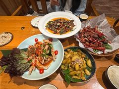 -老滇山寨•云南特色菜•地方菜•民族风情歌舞表演(金碧店)