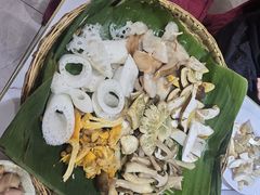 -原林野山菌火锅·炒菌(关上野生菌一条街店)