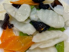 -新颐园本帮江浙菜·红烧猪手煨鲍鱼·红烧肉(顾村公园电台路店)