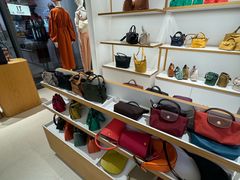 -Longchamp(佛罗伦萨小镇奥特莱斯店)
