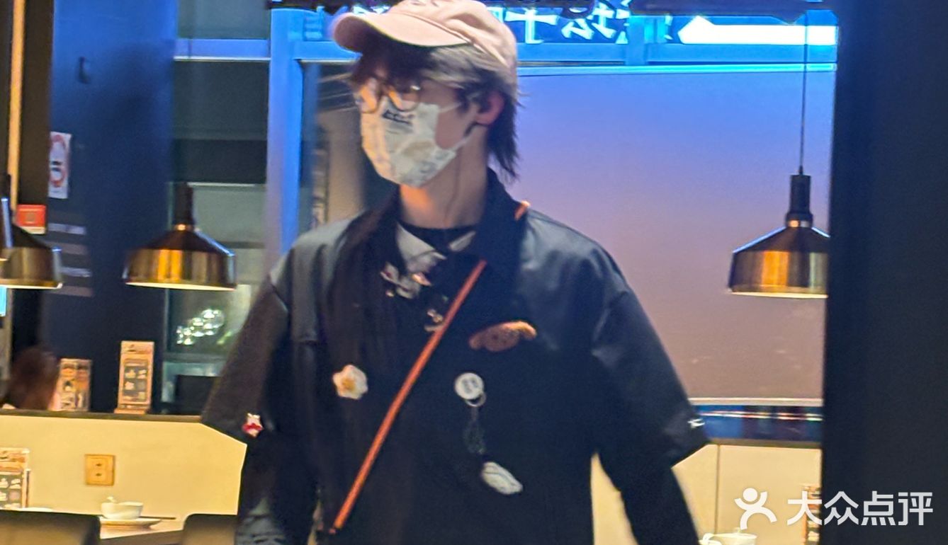 这家店好多帅哥！！！！