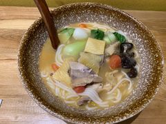 -蒙自源过桥米线(红谷滩万达店)