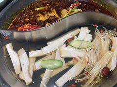 菌香鸳鸯锅-晓宇重庆火锅(赛格国际购物中心店)
