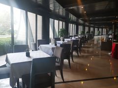 -上海滴水湖皇冠假日酒店