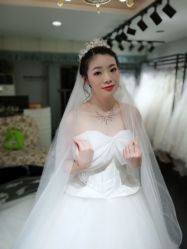 -雪莉美妆婚纱馆