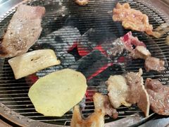 -围炉肉舍•炭烤活鳗•丹东海鲜烤肉(步行街店)