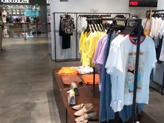 -URBAN REVIVO(上海中庚漫游城店)