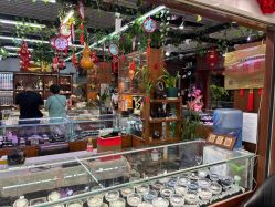 -灵彩珠宝(朗香街店)