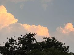 -稳电竞酒店(桥北泰冯路地铁站店)