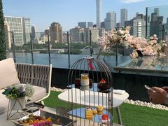 -The ROOF (通盈中心店)