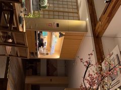 -蜜桃餐厅·伴山(湖滨商业街店)