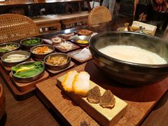 -银米·云南传统过桥米线(双廊黑金冠店)