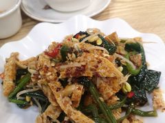 菠菜豆芽拌面筋-新疆红柳花餐厅(新洲店)