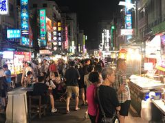 -六合夜市