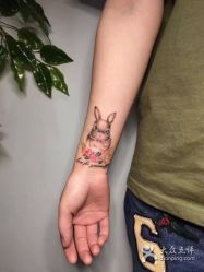 -闺绣刺青纹身店