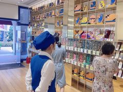 -VENCHI 闻绮(上海佛罗伦萨小镇店)