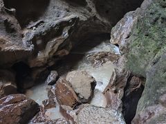 -龙水峡地缝景区
