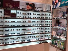 -LensCrafters亮视点·OAKLEY精选(静安嘉里中心店)
