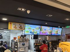 -麦当劳(上海虹桥站30B检票口楼上)