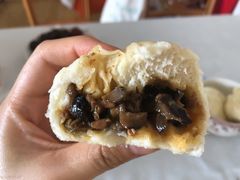 麻辣香菇鸡丁包-老陶包子铺(南大西南村店)