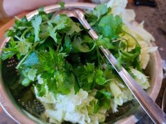 青菜-黄利砖万峰林布依特色酸笋牛肉馆