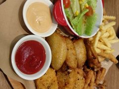 -必胜客(WOW中央公园店)