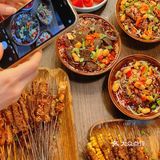 苏州探店🍻夏日夜晚在淮海街喝酒撸串吃冒菜