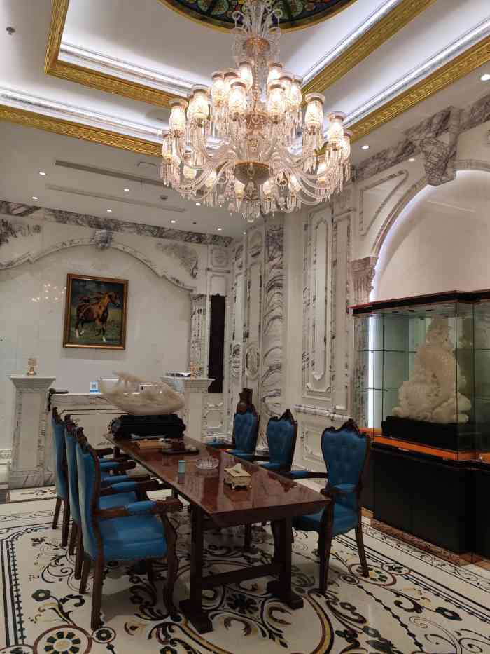 艾尼巴亿餐厅-"开在易买得对过的一家很有民族特色的餐厅,.