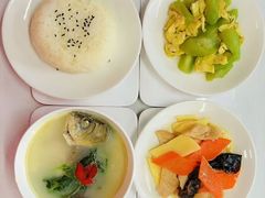 -乐禧母婴全自营月嫂(宝山店)