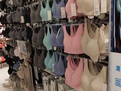 -优衣库(上海正大广场店)