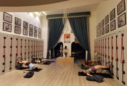 -成都阿难陀艾扬格瑜伽中心