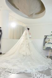 -艾米丽婚纱礼服
